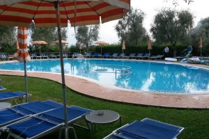 Poolüberwinterung: Langlebige Schutzmaßnahmen für die bauliche Instandhaltung 2026 - Bild: mafrawob / Pixabay Poolüberwinterung: Langlebige Schutzmaßnahmen für die bauliche Instandhaltung 2026 - Bild: mafrawob / Pixabay