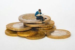 Tagesgeld ist eine flexible und liquide Form der Geldanlage, bei der das eingezahlte Kapital täglich verfügbar ist und zu einem variablen Zinssatz verzinst wird.