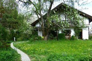 Das Terrain beschreibt die physische Beschaffenheit und topographischen Merkmale eines bestimmten Landabschnitts oder einer geografischen Region.