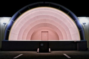 Traglufthalle mieten oder kaufen? Was lohnt sich f&uuml;r Vereine, Kommunen und Unternehmen? - Bild: David Tip / Unsplash