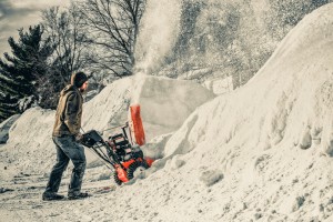 Winterzubehör umfasst eine breite Palette von Produkten und Geräten, die speziell für die Herausforderungen der kalten Jahreszeit entwickelt wurden.