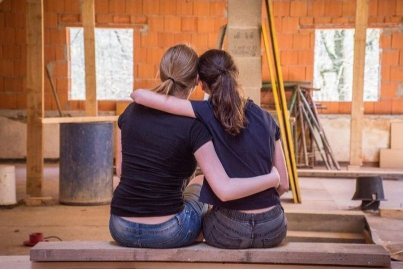 Die Bebauung bezeichnet die Belegung eines Grundstücks mit Gebäuden, Bauwerken oder anderen baulichen Anlagen. Die Bebauung bezeichnet die Belegung eines Grundstücks mit Gebäuden, Bauwerken oder anderen baulichen Anlagen.