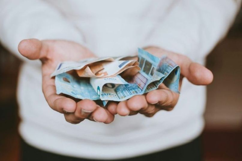 Eine Finanzierungsmethode bezieht sich auf die spezifische Art und Weise, wie ein Projekt, eine Investition oder ein Vorhaben mit den notwendigen finanziellen Mitteln ausgestattet wird.