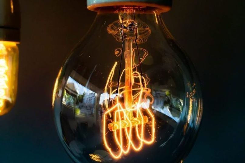 Die Lichtdurchlässigkeit bezieht sich auf die Fähigkeit eines Materials oder einer Oberfläche, Licht hindurchzulassen.