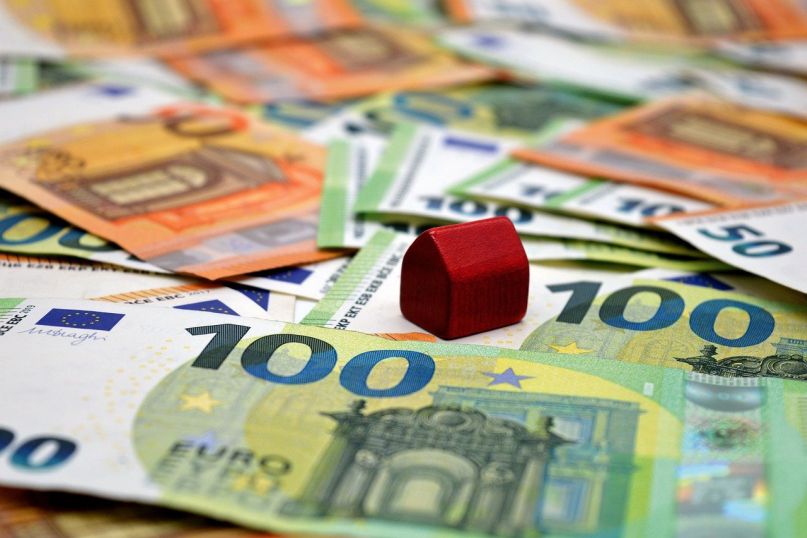 Schadenersatz ist ein zentraler Bestandteil des deutschen Zivilrechts und bezeichnet den Anspruch eines Geschädigten auf finanziellen Ausgleich für einen erlittenen Nachteil.