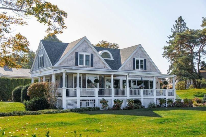 Ein Traumhaus ist ein ideales oder persönlich erstrebenswertes Wohnhaus.