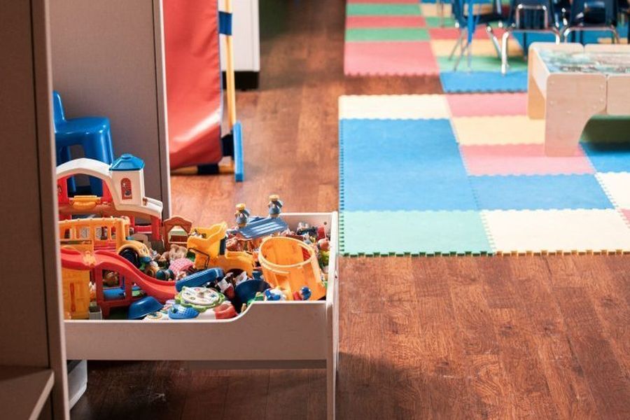 Ein Kinderzimmer ist ein speziell für Kinder konzipierter und eingerichteter Raum in einem Haus oder einer Wohnung
